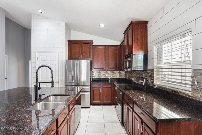 Building Photo - 2712 Snapdragon Dr NW