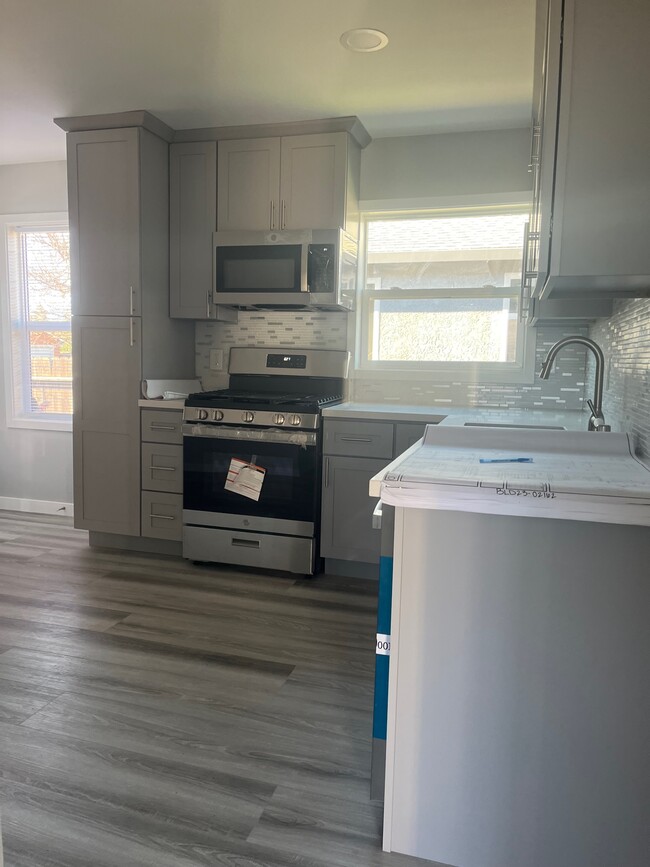 Building Photo - 375 Monterey Ave