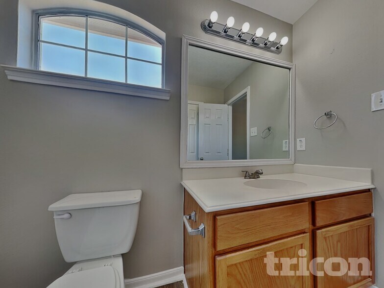 Building Photo - 5473 N Buffalo Cir