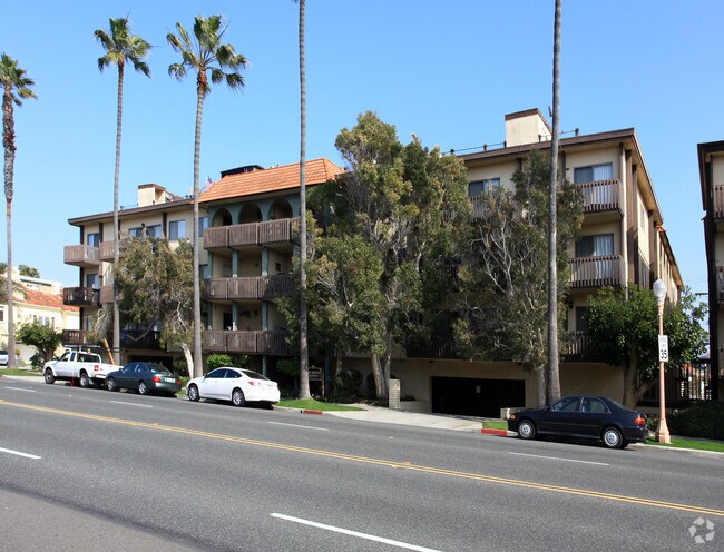 Building Photo - San Remos Apartments