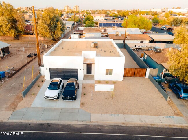 Building Photo - 1619 S 15th Ave