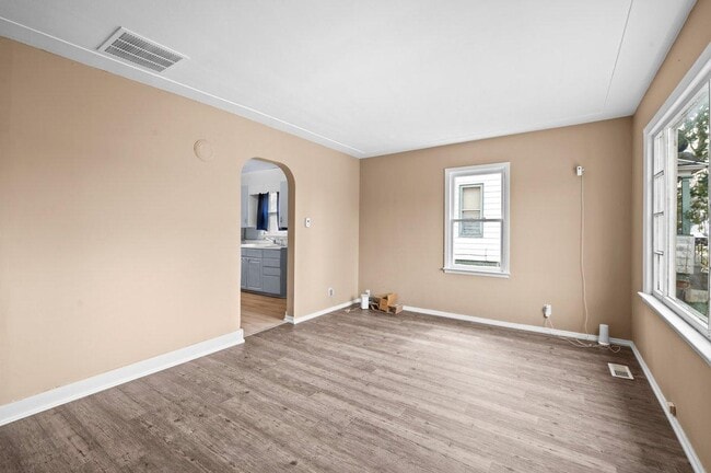 Building Photo - 2016 Reynolds St