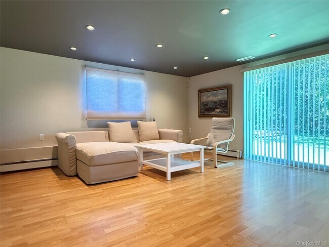 Building Photo - 14 Millpond St