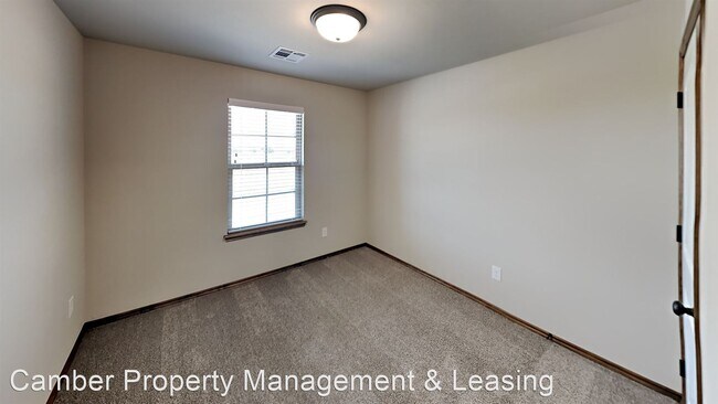 Building Photo - 4 br, 2 bath House - 10512 NW 42nd Circle