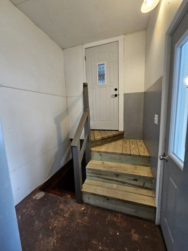 Building Photo - Updated 2 Bedroom (with flex/office space), 2.5 Bath Home with Attached Garage – $1,695/Month