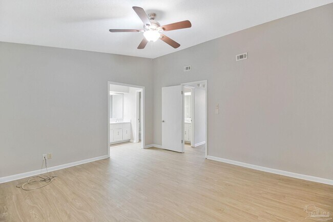 Building Photo - 464 E Burgess Rd