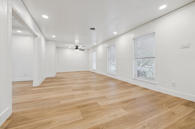 Building Photo - 4947 Cheena Dr