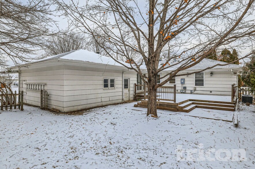 Building Photo - 6100 Colfax Ln S