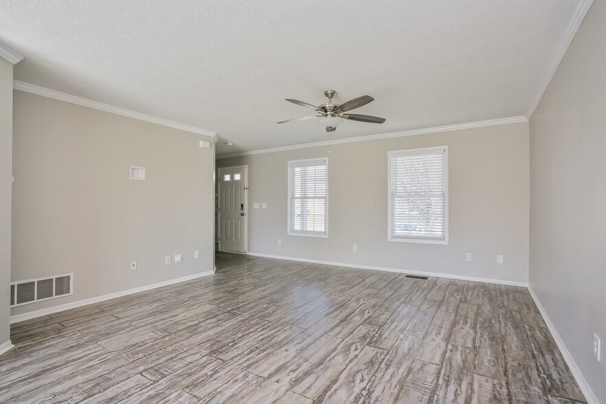 Building Photo - 5525 Boucher Dr