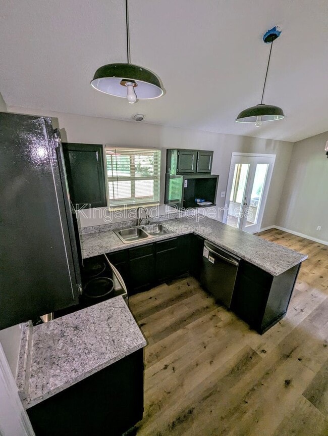 Building Photo - 2217 Wendy Way Dr
