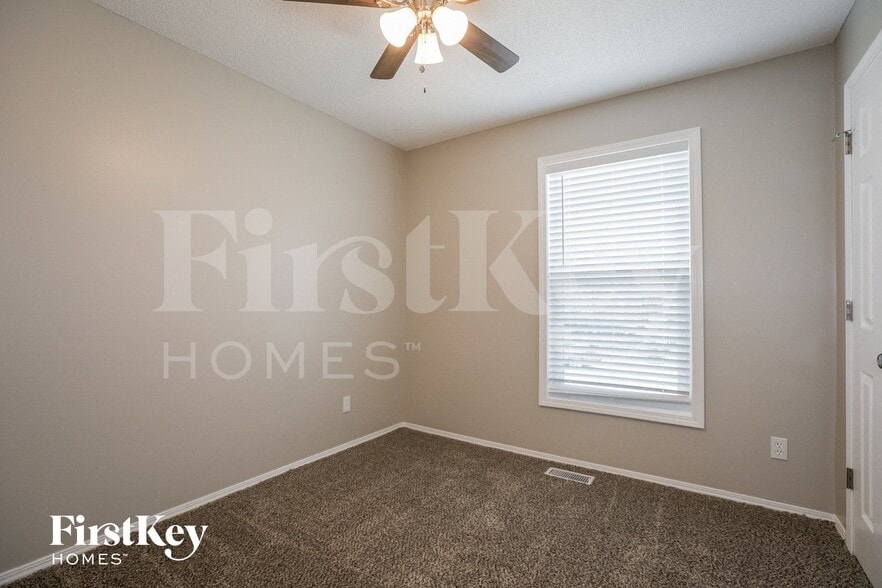 Building Photo - 16411 Slater Ave