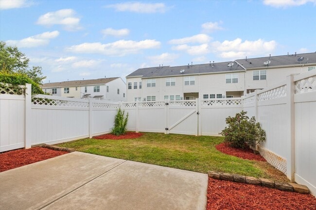 Building Photo - 311 Sandy Spring Ln