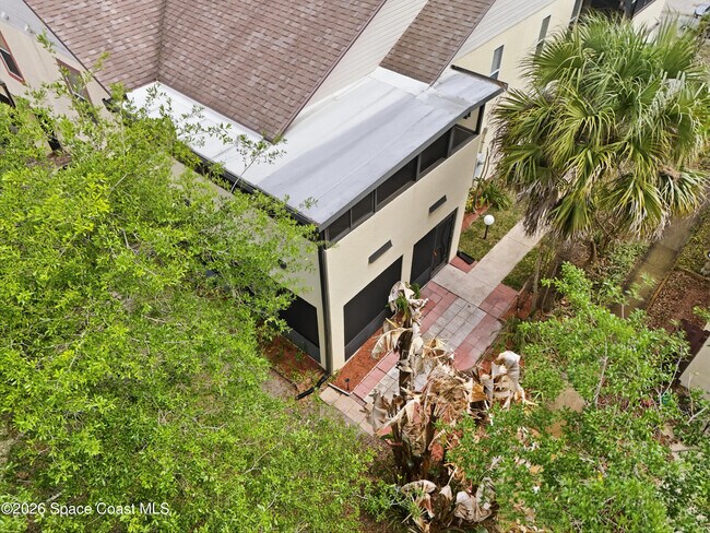 Building Photo - 2605 S Park Ave