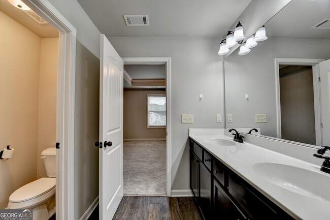 Building Photo - 1145 Glenwyck Dr