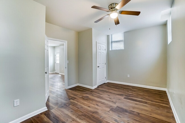 Building Photo - 717 Forest Dr