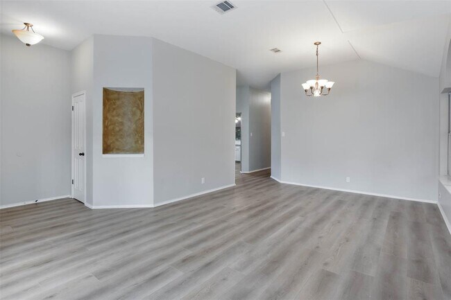 Building Photo - 1810 Coral Dr