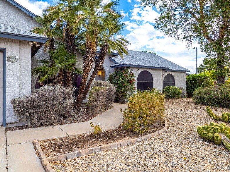 Building Photo - 6308 W Port Royale Ln