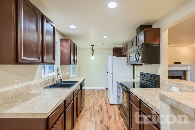 Building Photo - 9022 Lorraine Ave S