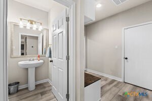 Building Photo - 7807 Zircon Dr