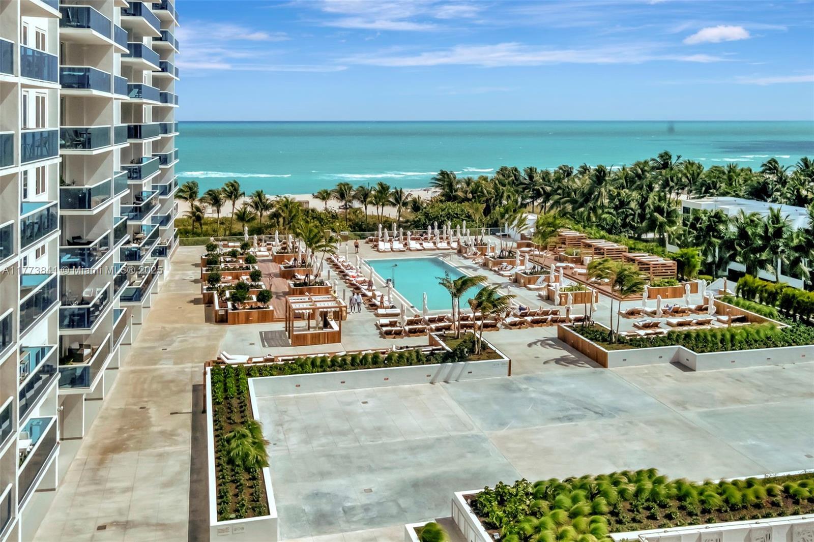 Building Photo - 2301 Collins Ave