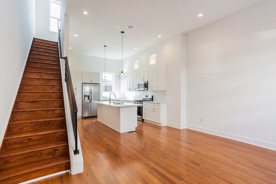 Building Photo - 146 W Wildey St