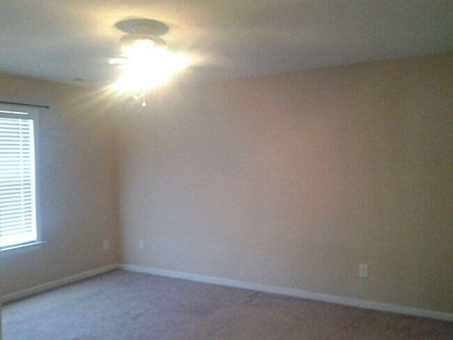 Building Photo - 108 Cobalt Stream Ct