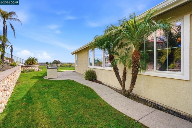 Building Photo - 354 Pebble Beach Dr