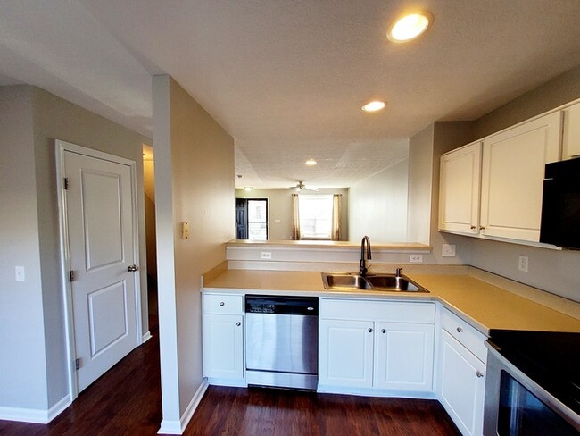 Building Photo - Charming 2 beds 2.5 baths in Columbus!