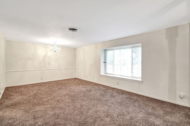Building Photo - Newberry Drive