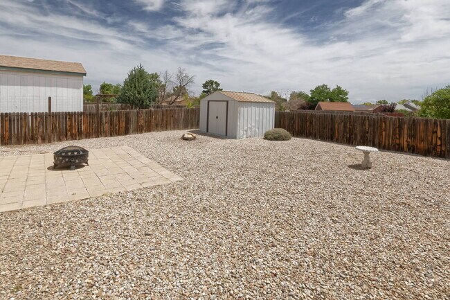 Building Photo - Bright, shiny, and updated compact home ne...