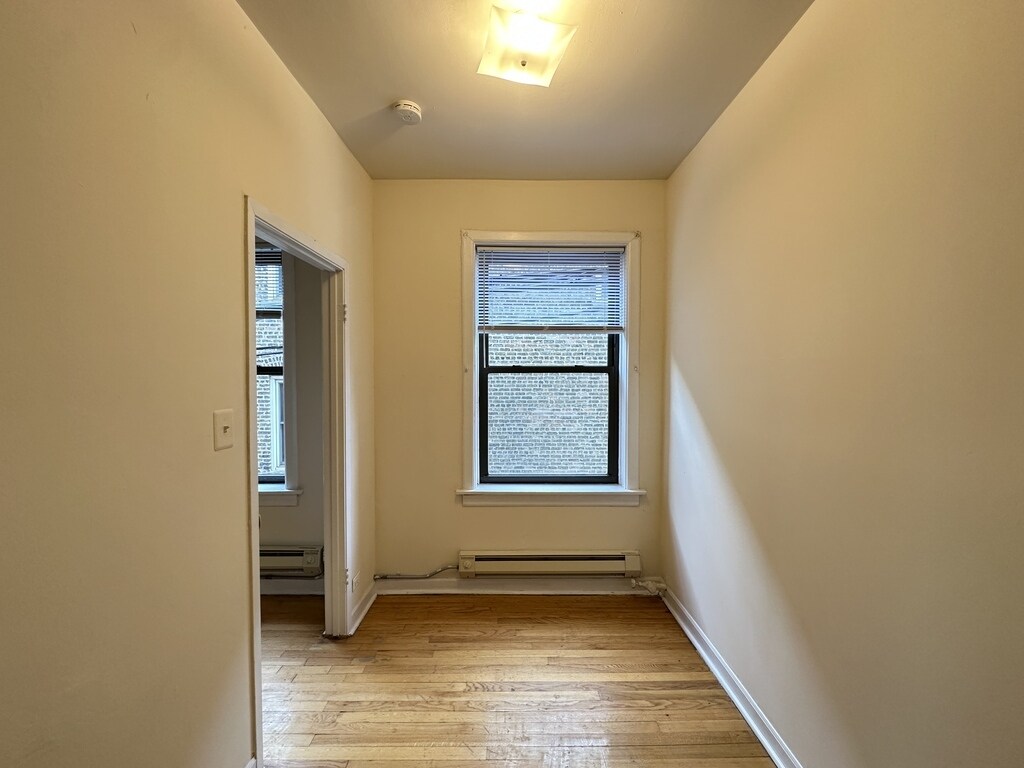 Building Photo - 1040 W George St