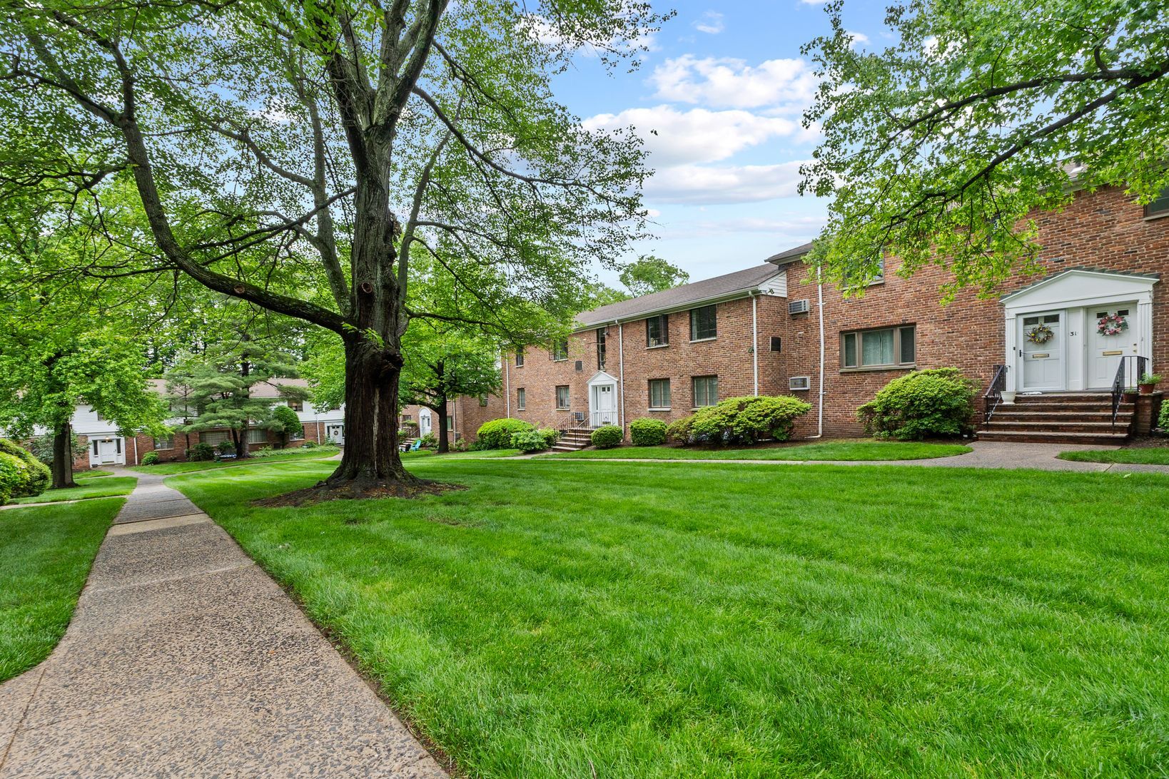 Building Photo - 33B Troy Dr