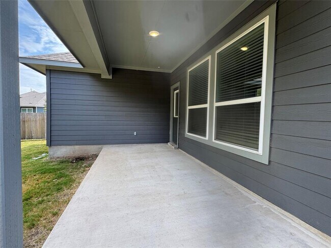 Building Photo - 108 Sorghum Dr