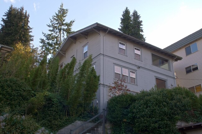 Building Photo - Bay View Living Near WWU – 1 & 3 Bedroom Units