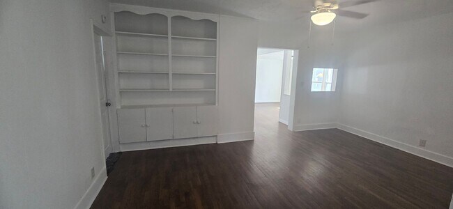 Building Photo - 4 Bedroom Home in the heart of Springfield