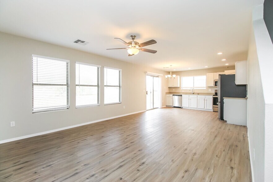 Building Photo - 3478 S Chaparral Rd