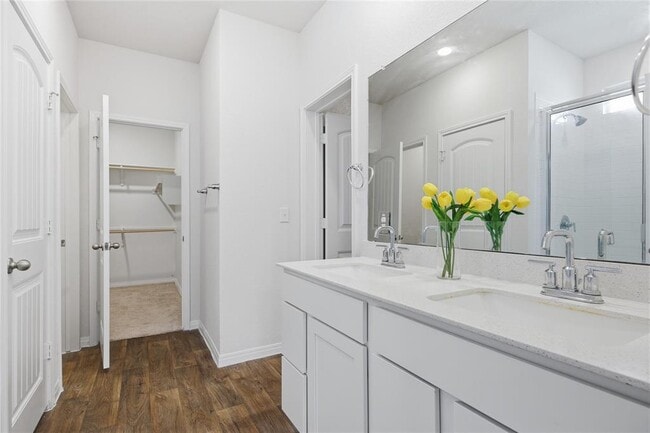 Building Photo - 801 Cade Cv