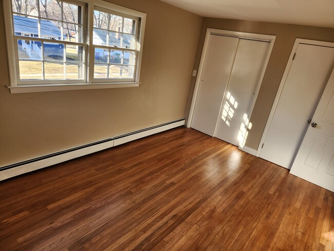 Front Bedroom - 14 Arlington Rd