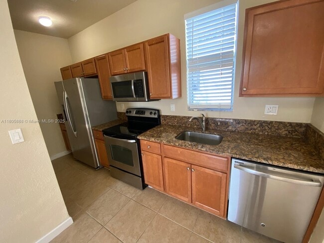 Building Photo - 9253 SW 169th Ave