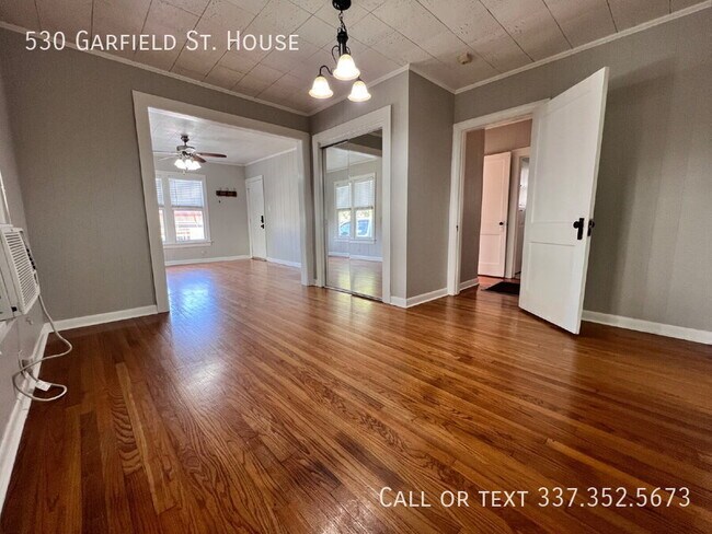 Building Photo - 530 Garfield St