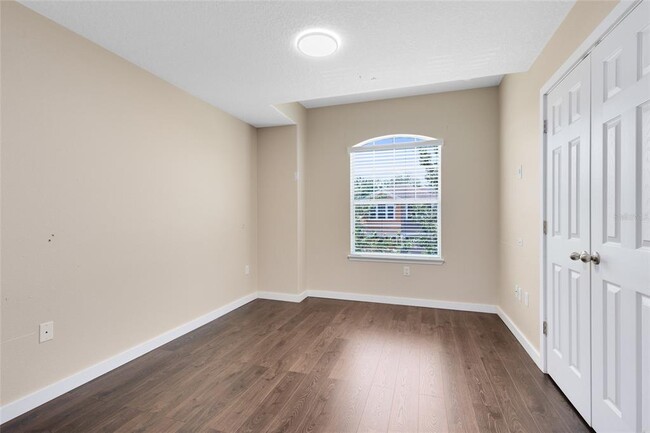 Building Photo - 9625 Silver Buttonwood St