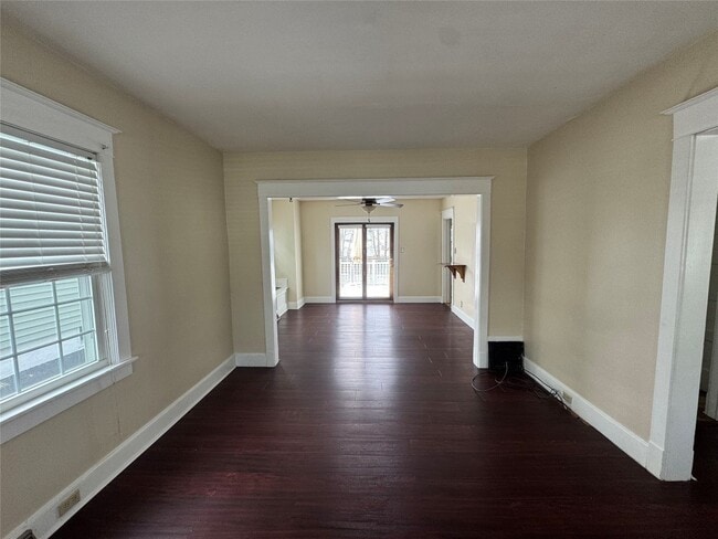 Building Photo - 66 Cook St