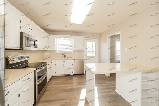 Building Photo - 929 Park Ave