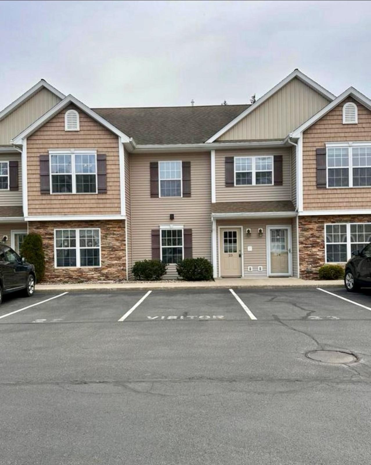 Building Photo - 2000 Curry Rd