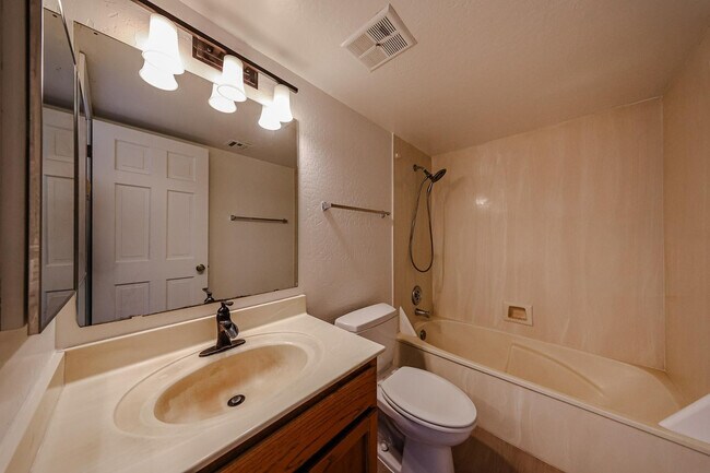 Building Photo - 3031 N Civic Center Plaza