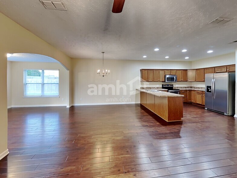Building Photo - 1007 Middleton Ln