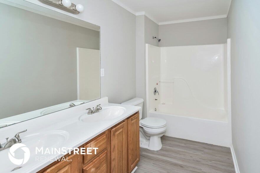 Building Photo - 4734 Waterfront Oak Dr