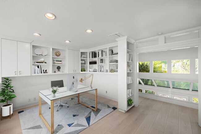 Building Photo - 31 St Tropez