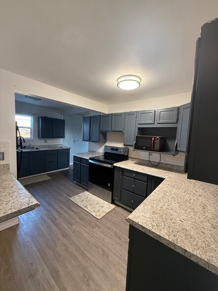 Building Photo - 1119 S 6th Ave