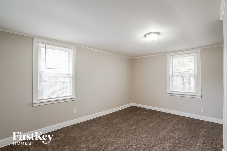 Building Photo - 113 N Metropolitan Ave